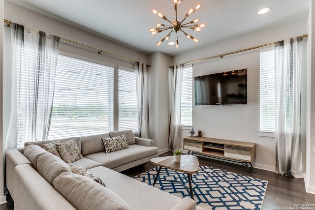 430 Clay St, Residence 8, San Antonio, TX 78204