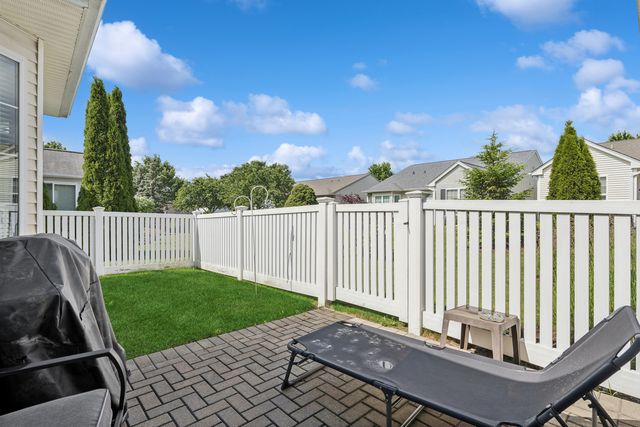 13243 Sierra Glen Road, Huntley, IL 60142