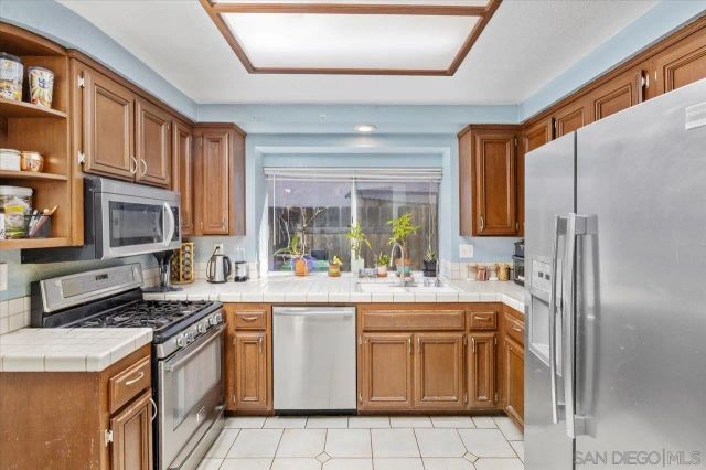 8465 Hovenweep Ct, San Diego, CA 92129