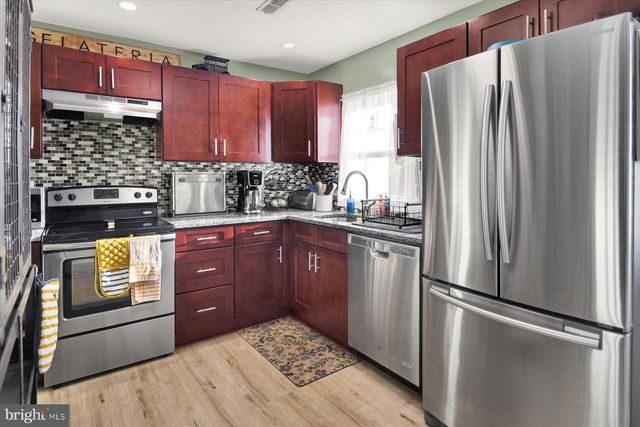 92 CEDAR ST, Pottstown, PA 19464