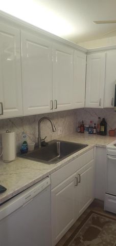 390 Fanshaw J, Boca Raton, FL 33434