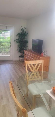 390 Fanshaw J, Boca Raton, FL 33434