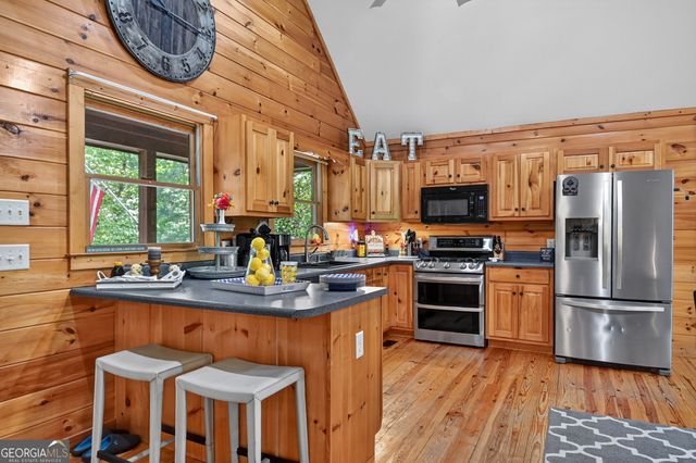 141 Gallery Court, Ellijay, GA 30540
