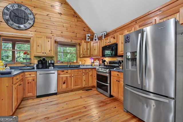 141 Gallery Court, Ellijay, GA 30540
