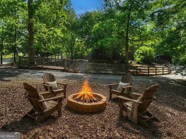 141 Gallery Court, Ellijay, GA 30540