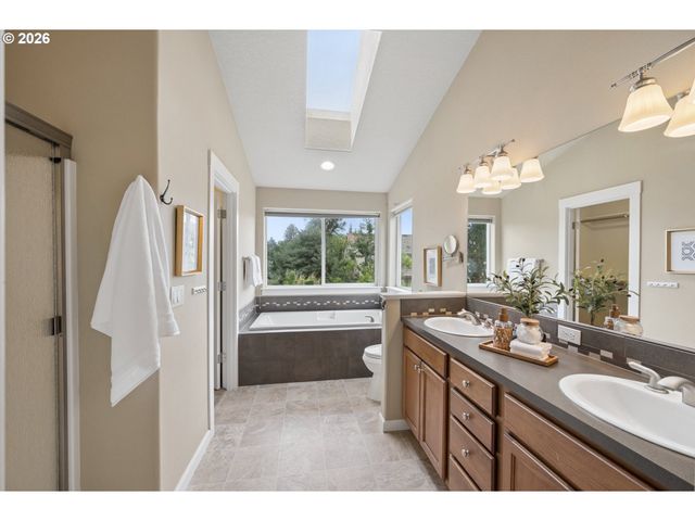 12690 TIDEWATER St, Oregon City, OR 97045