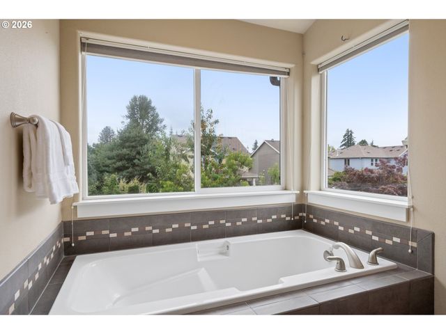 12690 TIDEWATER St, Oregon City, OR 97045