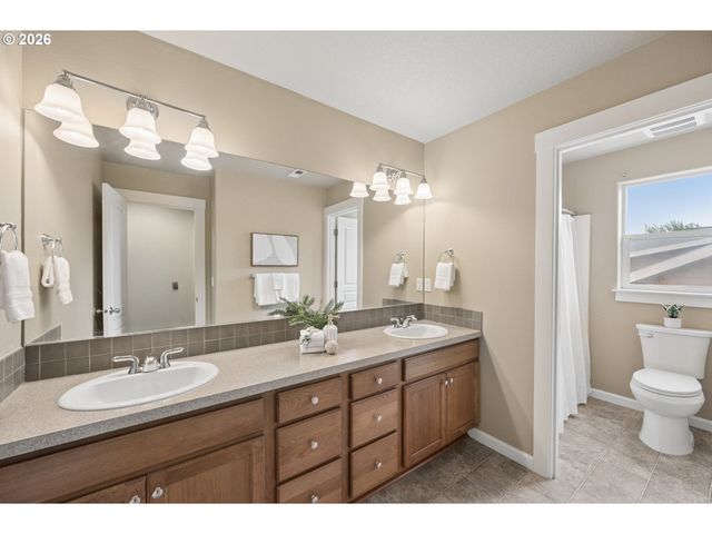 12690 TIDEWATER St, Oregon City, OR 97045