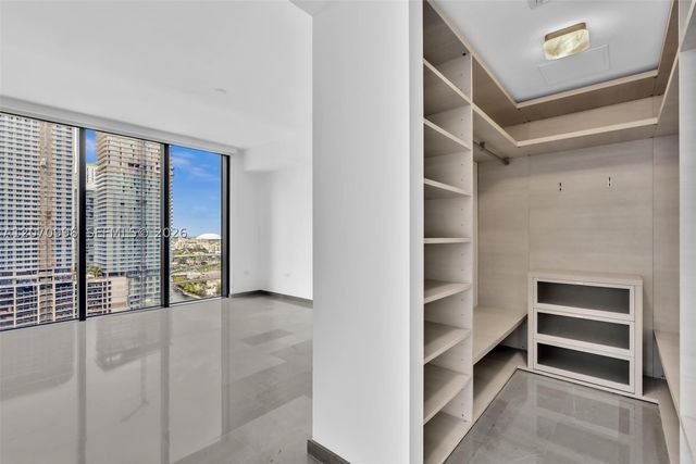 68 SE 6th St 1702, Miami, FL 33131