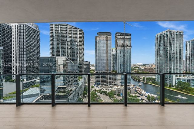 68 SE 6th St 1702, Miami, FL 33131
