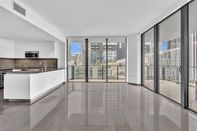 68 SE 6th St 1702, Miami, FL 33131