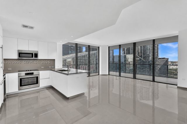 68 SE 6th St 1702, Miami, FL 33131