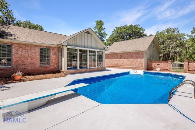 319 Damon Drive, Jesup, GA 31546