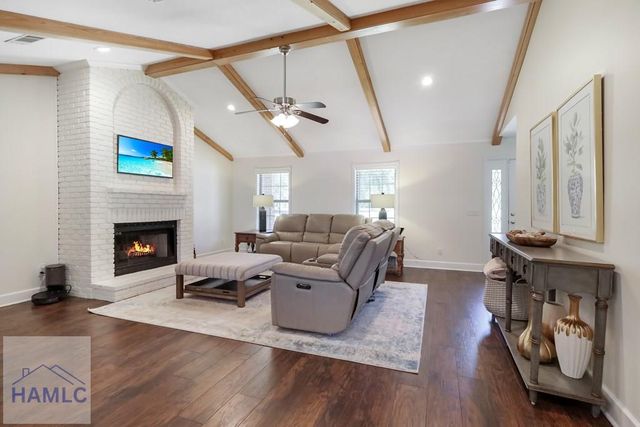319 Damon Drive, Jesup, GA 31546