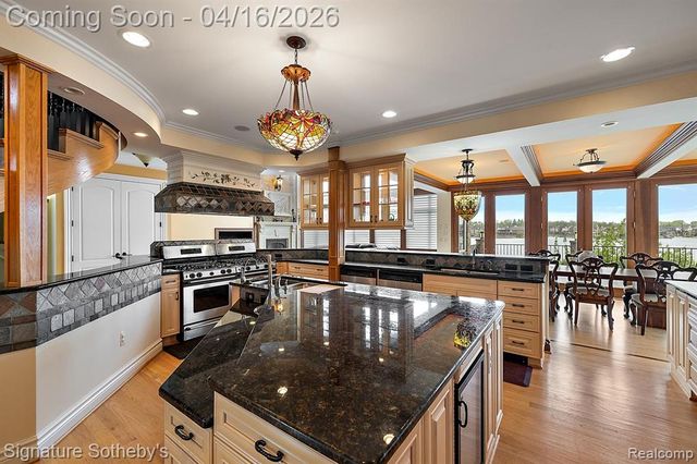 10611 Lighthouse Point, South Lyon, MI 48178