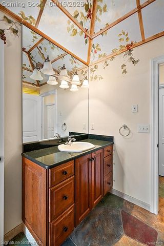 10611 Lighthouse Point, South Lyon, MI 48178