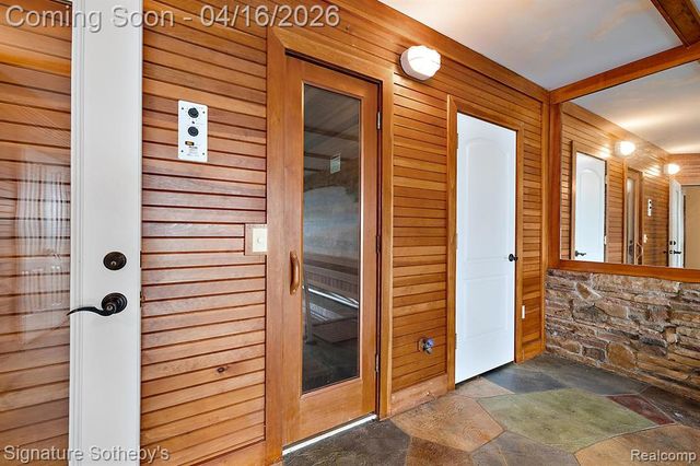 10611 Lighthouse Point, South Lyon, MI 48178