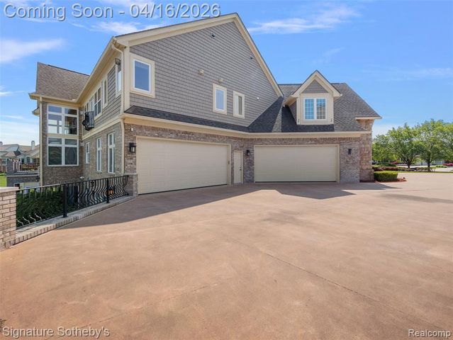 10611 Lighthouse Point, South Lyon, MI 48178