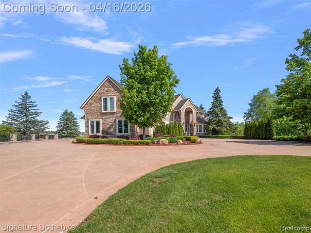 10611 Lighthouse Point, South Lyon, MI 48178