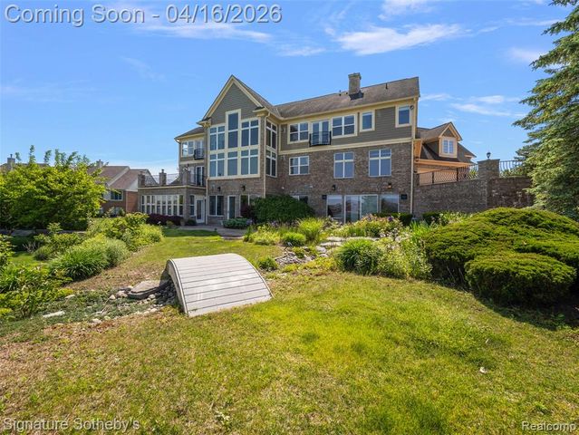 10611 Lighthouse Point, South Lyon, MI 48178