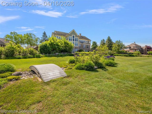 10611 Lighthouse Point, South Lyon, MI 48178