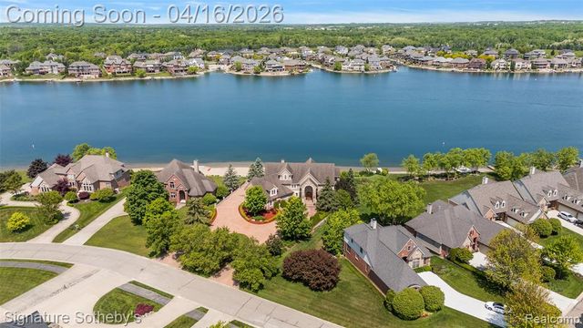 10611 Lighthouse Point, South Lyon, MI 48178