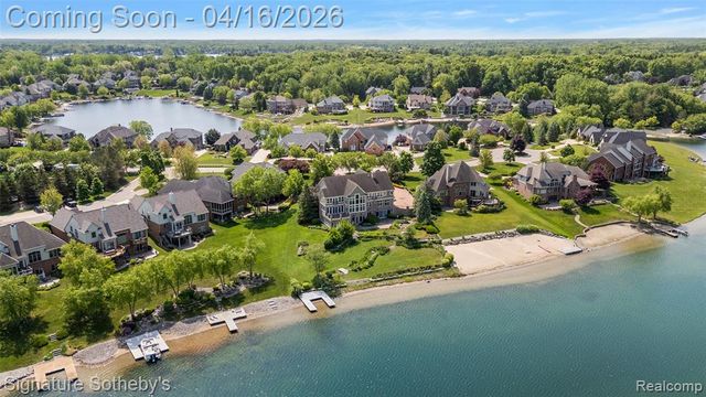 10611 Lighthouse Point, South Lyon, MI 48178