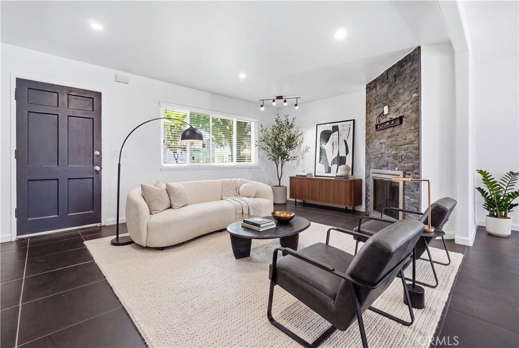 19775 Coventry, Huntington Beach, CA 92646 — exterior