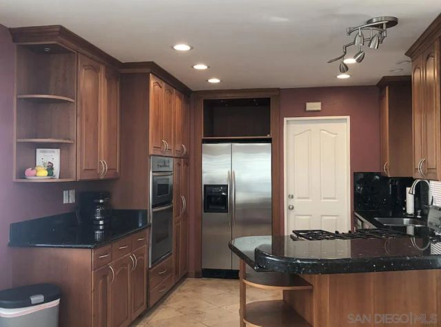 6857 Radcliffe Dr, San Diego, CA 92122