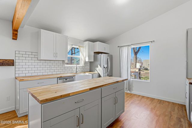 1705 Roadrunner Lane, Las Cruces, NM 88007