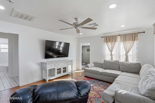 1705 Roadrunner Lane, Las Cruces, NM 88007