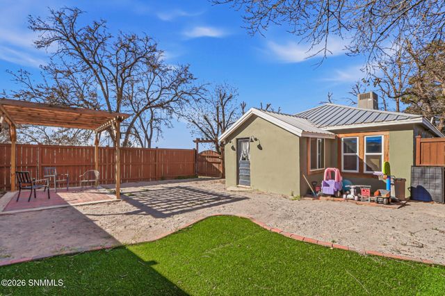 1705 Roadrunner Lane, Las Cruces, NM 88007