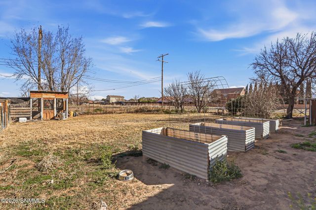 1705 Roadrunner Lane, Las Cruces, NM 88007