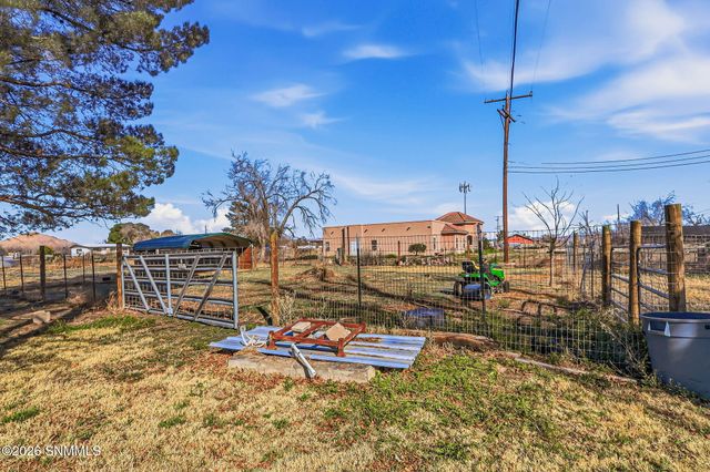 1705 Roadrunner Lane, Las Cruces, NM 88007