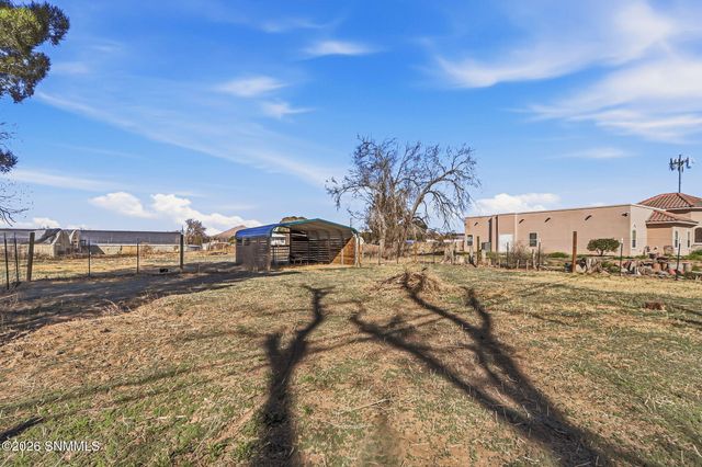 1705 Roadrunner Lane, Las Cruces, NM 88007