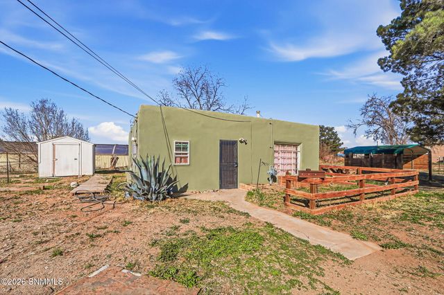 1705 Roadrunner Lane, Las Cruces, NM 88007