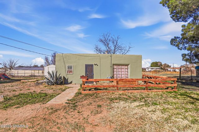 1705 Roadrunner Lane, Las Cruces, NM 88007