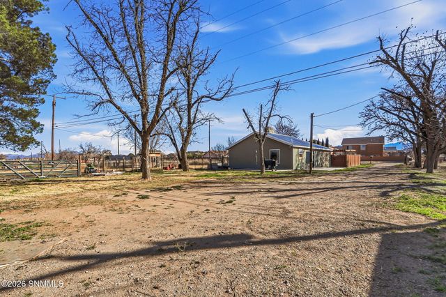 1705 Roadrunner Lane, Las Cruces, NM 88007