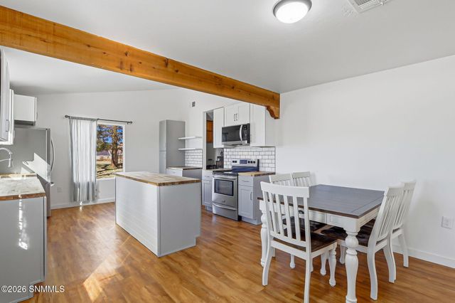 1705 Roadrunner Lane, Las Cruces, NM 88007