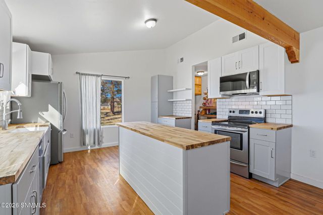 1705 Roadrunner Lane, Las Cruces, NM 88007