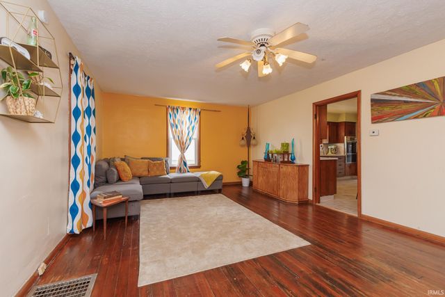 412 E Streeter Avenue, Muncie, IN 47303