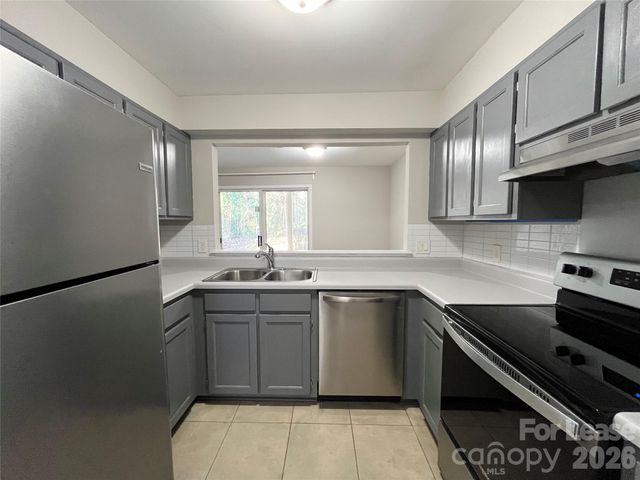 2901 Iron Gate Lane, Charlotte, NC 28212