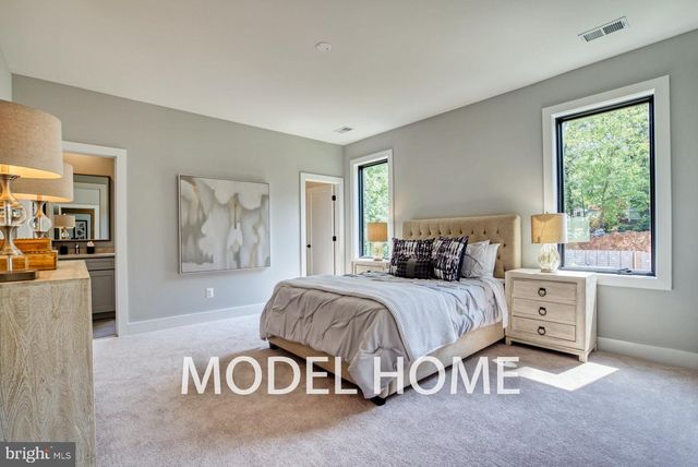 301 NUTLEY ST SW, Vienna, VA 22180