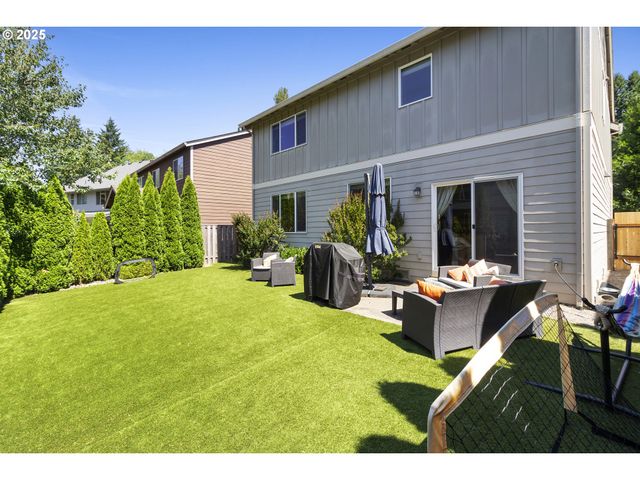 1075 Epperly Way, West Linn, OR 97068