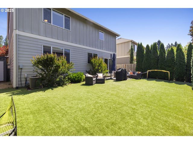 1075 Epperly Way, West Linn, OR 97068