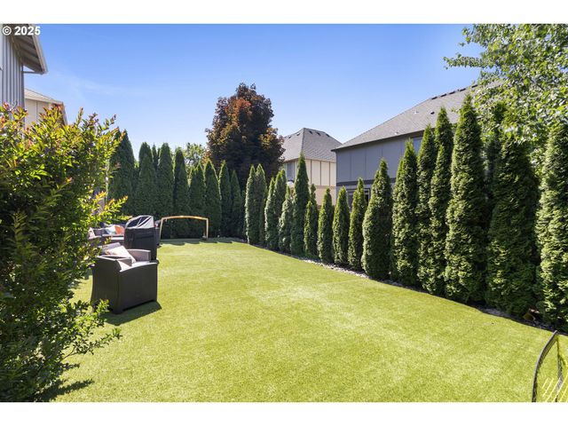 1075 Epperly Way, West Linn, OR 97068