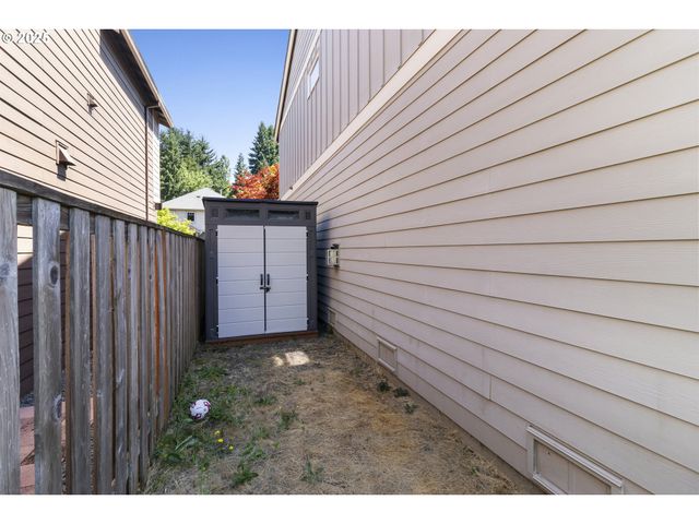 1075 Epperly Way, West Linn, OR 97068