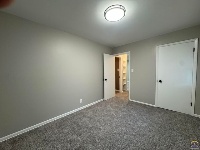 2708 NE Seward AVE, Topeka, KS 66616