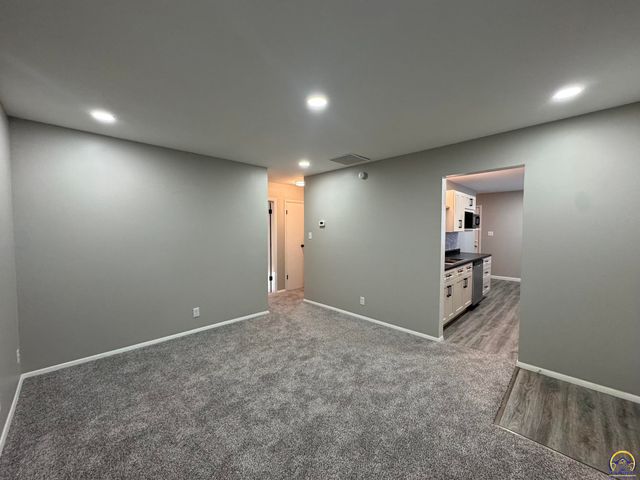 2708 NE Seward AVE, Topeka, KS 66616