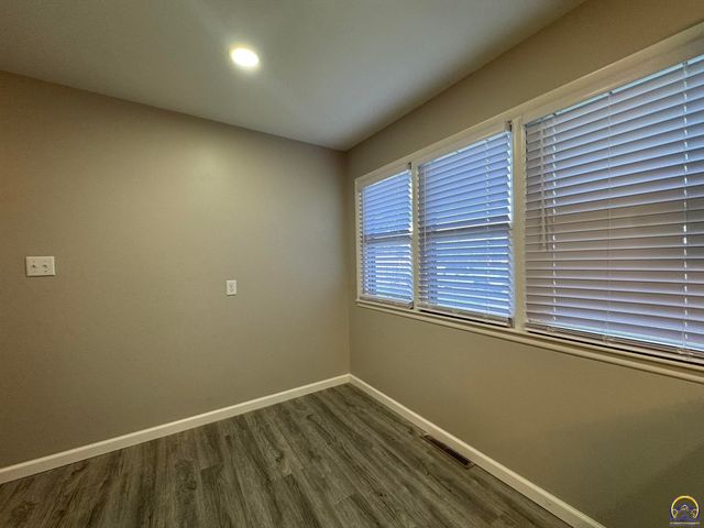 2708 NE Seward AVE, Topeka, KS 66616